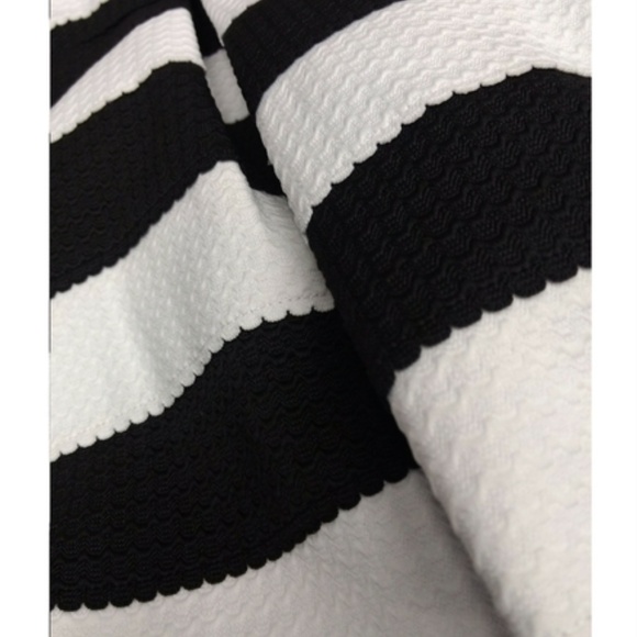 Strapless Black & White Bandage Dress Junior 3xl - Picture 2 of 4